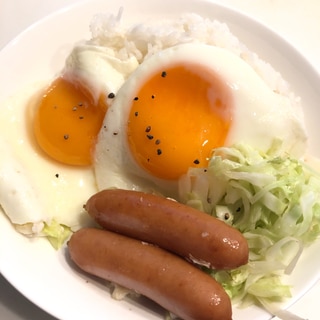 簡単♪目玉焼きとウインナーの朝食プレート